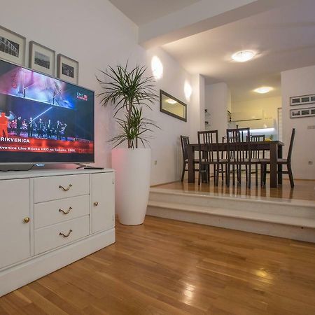 Appartamento Andor - Lux, Two Beautiful Terraces With Sea & Sunset View Makarska Esterno foto