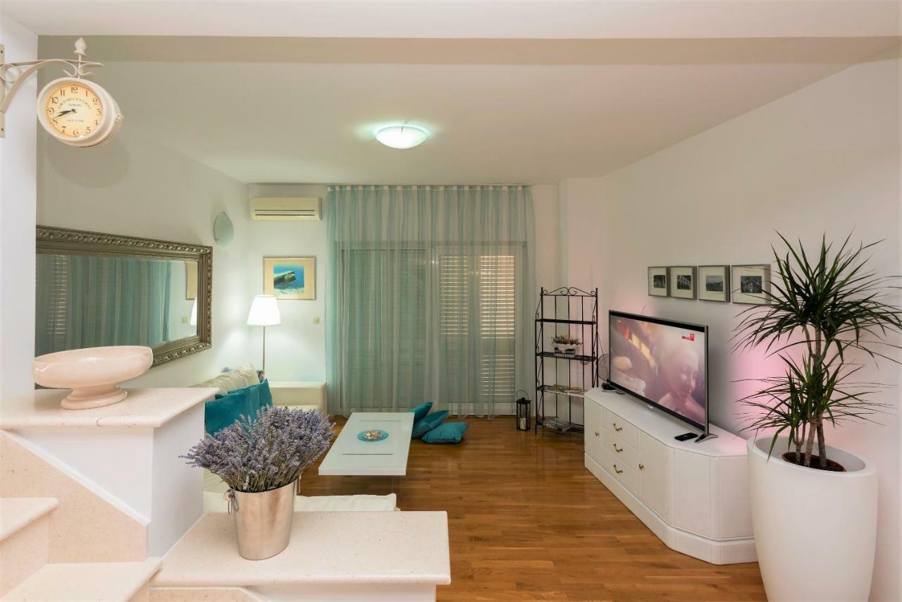 Appartamento Andor - Lux, Two Beautiful Terraces With Sea & Sunset View Makarska Esterno foto