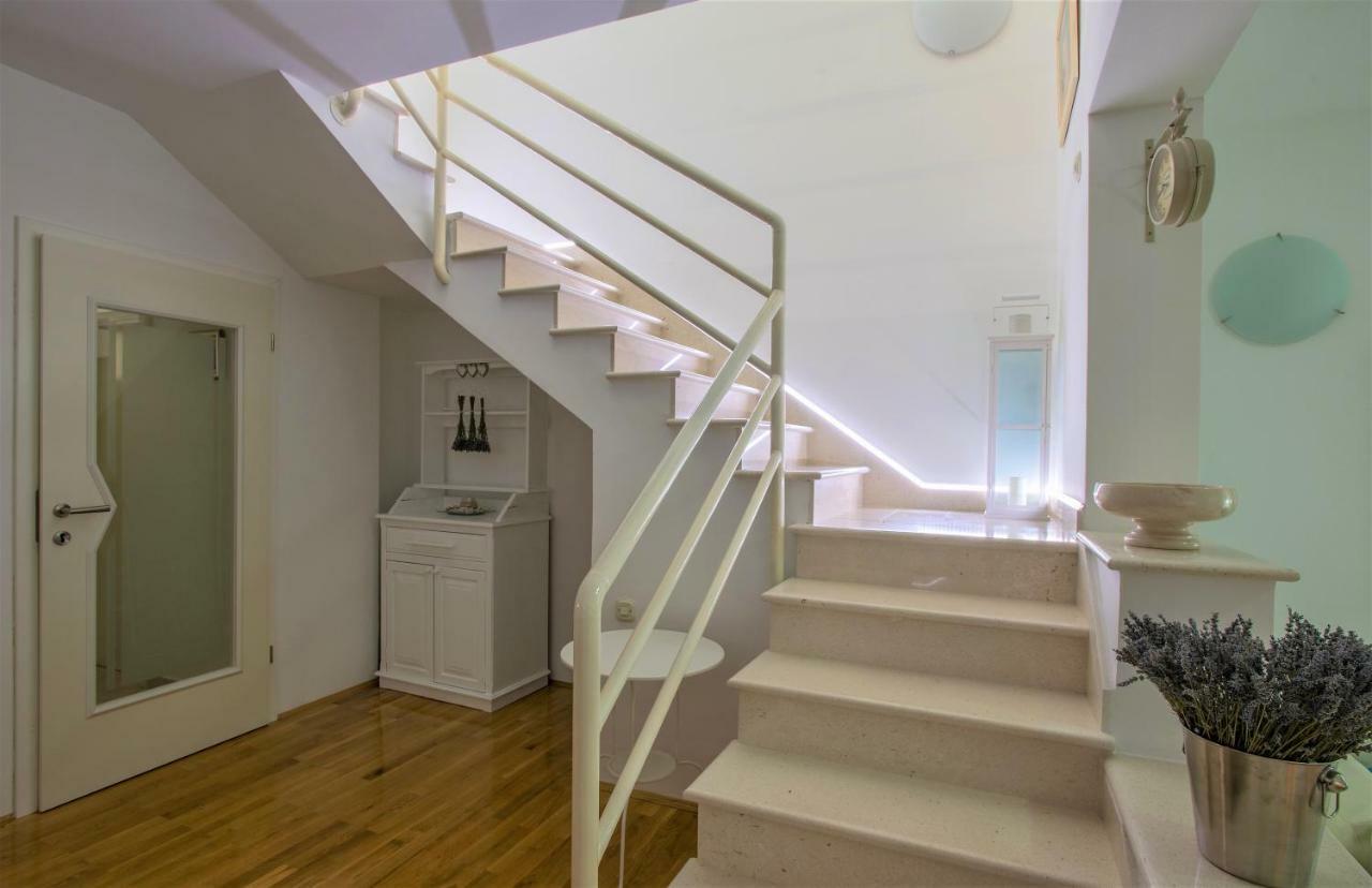 Appartamento Andor - Lux, Two Beautiful Terraces With Sea & Sunset View Makarska Esterno foto