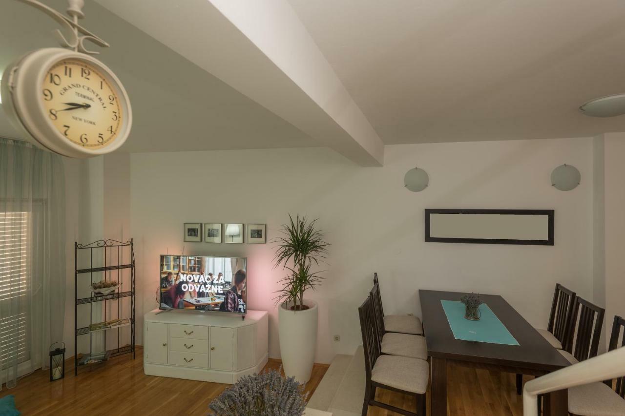 Appartamento Andor - Lux, Two Beautiful Terraces With Sea & Sunset View Makarska Esterno foto