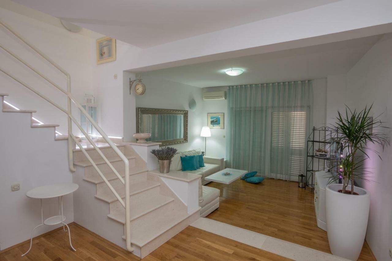 Appartamento Andor - Lux, Two Beautiful Terraces With Sea & Sunset View Makarska Esterno foto